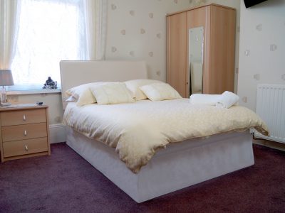 Lindsay Guesthouse bedroom